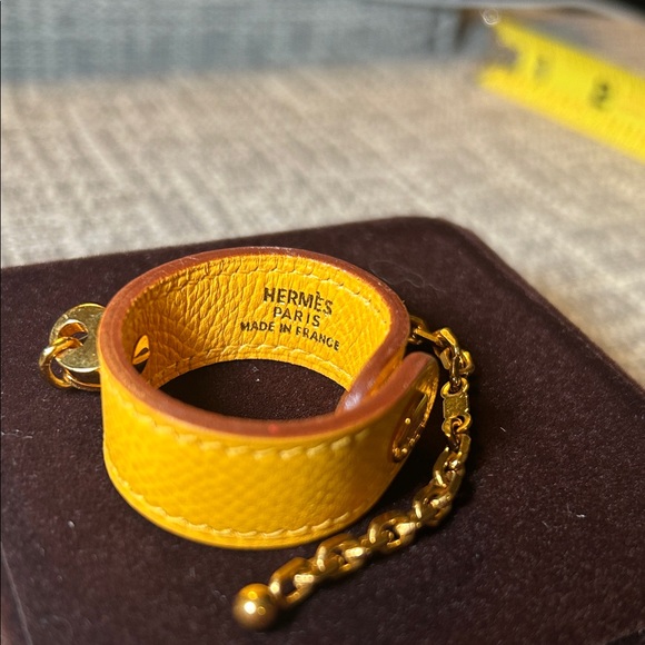 145. Hermes Yellow Leather Glove Holder w/coa - Picture 2 of 6